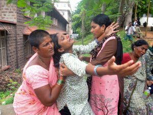 Supporting image for story: At least 18 people killed in Indian factory explosion