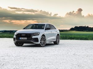 Supporting image for story: New Q8 TFSIe brings plug-in hybrid efficiency to Audi’s flagship SUV