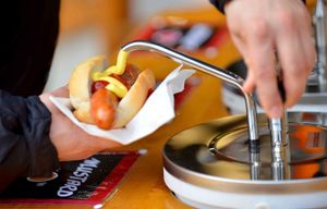 Loading up a bratwurst 