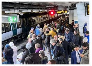 Rail disruption between Birmingham New Street and Wolverhampton due to 'damaged overhead wires'. (Photo: Seamore Butts)