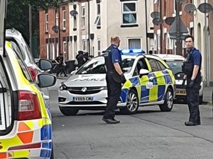 Supporting image for story: Men bailed after machete gang seen in Kidderminster street