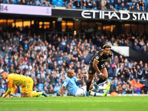 Supporting image for story: Analysis: Magnificent Wolves set down a marker at the Etihad