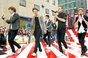 Supporting image for story: One Direction bring Big Apple to a standstill