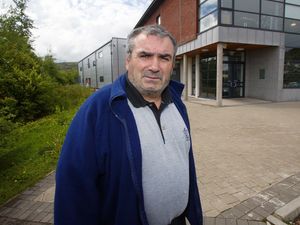 Supporting image for story: UK government challenged to name agent planted in Provisional IRA