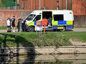 Supporting image for story: Police and fire crews in river search for 'high-risk missing man' in Shrewsbury