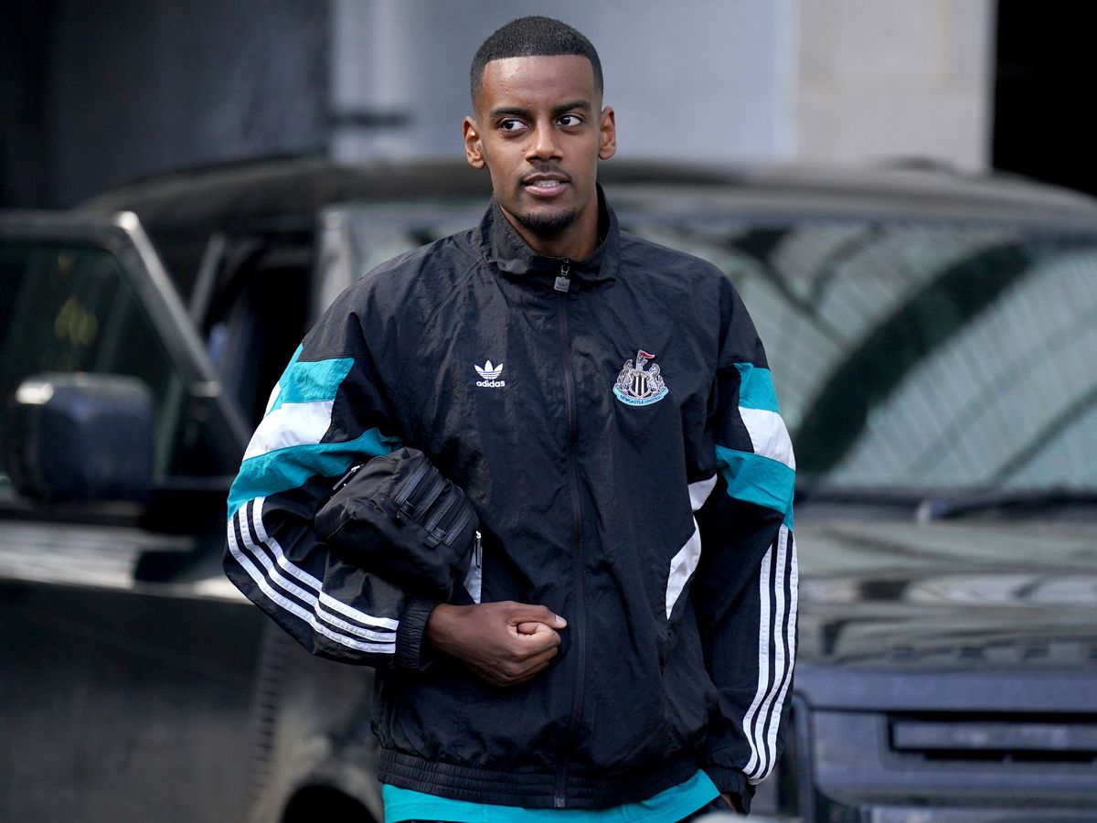 Eddie Howe: Newcastle are in lose-lose situation over Alexander Isak