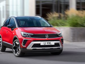 Supporting image for story: Vauxhall’s latest Crossland arrives with bold exterior design
