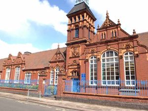 Supporting image for story: School says sorry after Muslim children given ice-cream with pork gelatin