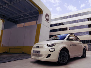 Supporting image for story: Fiat trials battery swapping technology with a fleet of 500e city cars