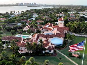 Supporting image for story: Armed man shot dead after entering perimeter of Mar-a-Lago – US Secret Service