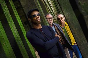 Supporting image for story: Get a scoot on for Ocean Colour Scene music memorabilia