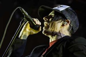 Supporting image for story: Chili Peppers are red hot at Birmingham's LG Arena