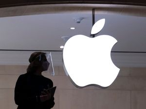 Supporting image for story: Apple overcomes trade war and slow start in AI to deliver strong quarter