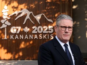 Supporting image for story: Starmer urges Britons in Israel to register their presence