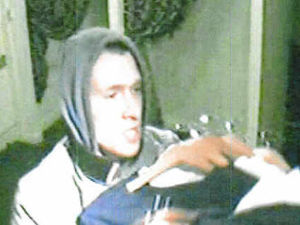 Supporting image for story: Hunt for burglar over £15,000 shop haul