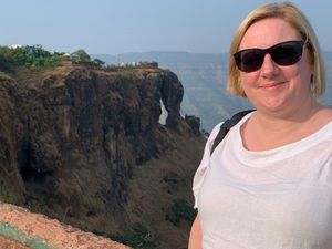 Supporting image for story: Shropshire surgeon visits India as part of travelling fellowship