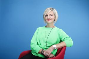 Marianne Elliott.
