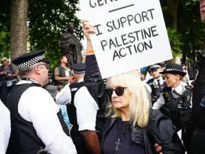 Supporting image for story: Met ‘ready to respond’ to busy weekend of protests as regional officers drafted