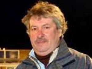 Supporting image for story: Bowling's Wright's proud run over