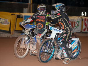 Supporting image for story: Wolverhampton Wolves gain advantage in Grand Final