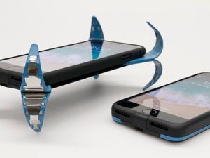 Supporting image for story: This ‘airbag’ for phones is perfect if you’re constantly dropping yours