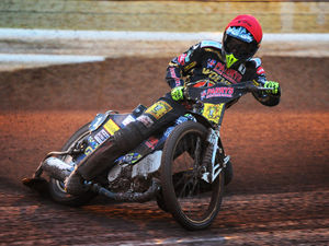 Supporting image for story: Wolverhampton Wolves captain Freddie Lindgren ruled out