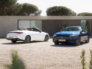 Supporting image for story: Mercedes CLE revealed as stylish new coupe and convertible