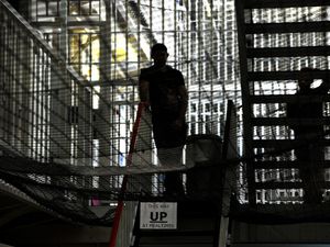 Supporting image for story: Prison deaths hit highest 12-month total this century, figures show