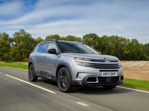 Supporting image for story: Citroen adds new Black Edition to C5 Aircross Hybrid line-up