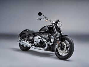 Supporting image for story: BMW unveils all-new R18