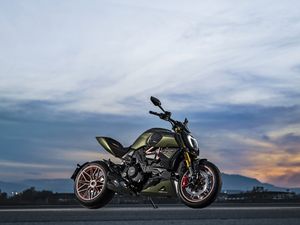 Supporting image for story: Lamborghini teams up with Ducati to build a supercar-inspired motorbike
