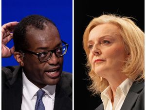 Supporting image for story: Live: Liz Truss sacks Kwasi Kwarteng as Chancellor