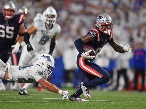 Supporting image for story: New England Patriots end final unbeaten record with victory at Buffalo Bills