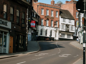 Supporting image for story: Wyle Cop closed as faulty cable fixed in Shrewsbury town centre