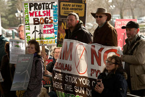  Many hundred opponents of plans by energy giants: Bute, Green GEN Cwmru and others, to build industrial scale wind farms throughout rural Wales, gather outside the Senedd for a mass protest organised by Llanwrtyd Wells Pylon Community Action Group, supported by Re-think.Wales 