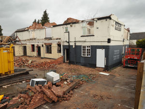 Supporting image for story: Work starts on demolishing Old Mitre pub