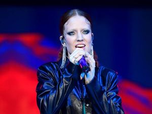 Supporting image for story: Jess Glynne: Spice Girls sound complaints are a ‘load of rubbish’