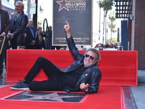 Supporting image for story: Sammy Hagar hails late Eddie Van Halen who did ‘lot for my musical songwriting’