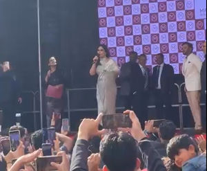 Ms Kapoor Khan expressed her love for Birmingham as she wowed the crowds in her usual glamourous fashion