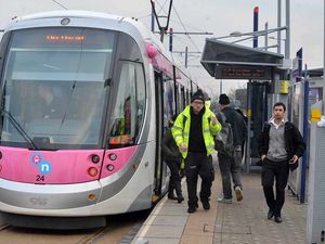Supporting image for story: Metro delays? Walking's better for you, say public transport bosses