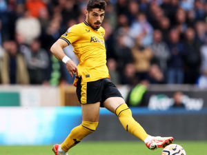 Supporting image for story: Wolves boss Gary O'Neil sends warning over Pedro Neto expectation