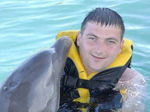 Supporting image for story: £10,000 reward in hunt for fugitive John Anslow