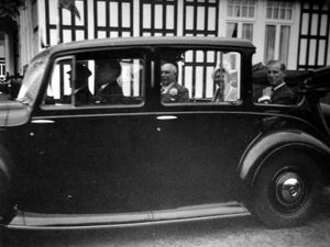 Supporting image for story: This week's pictures from the past