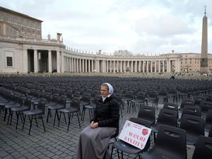 Supporting image for story: Pope Francis receives cake and glad tidings as he spends anniversary in hospital