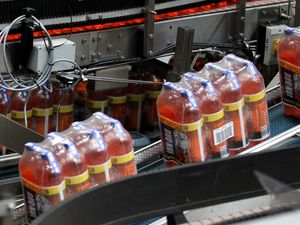 Supporting image for story: Irn-Bru maker says Scottish drink growing in popularity in England