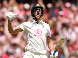 Supporting image for story: Warwickshire sign Australian all-rounder