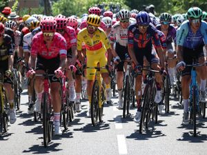 Supporting image for story: Ben Healy holds on to yellow jersey after 'stressful' Tour de France stage