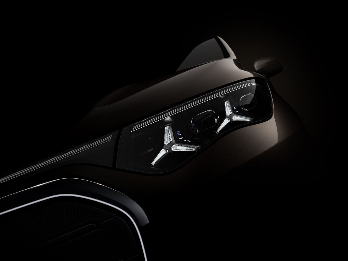 Mercedes VLE electric minivan to make world debut in March