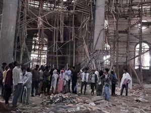 Supporting image for story: Collapse at church under construction in Ethiopia kills at least 25 worshippers