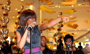 Supporting image for story: Soul queen comes home for tour date